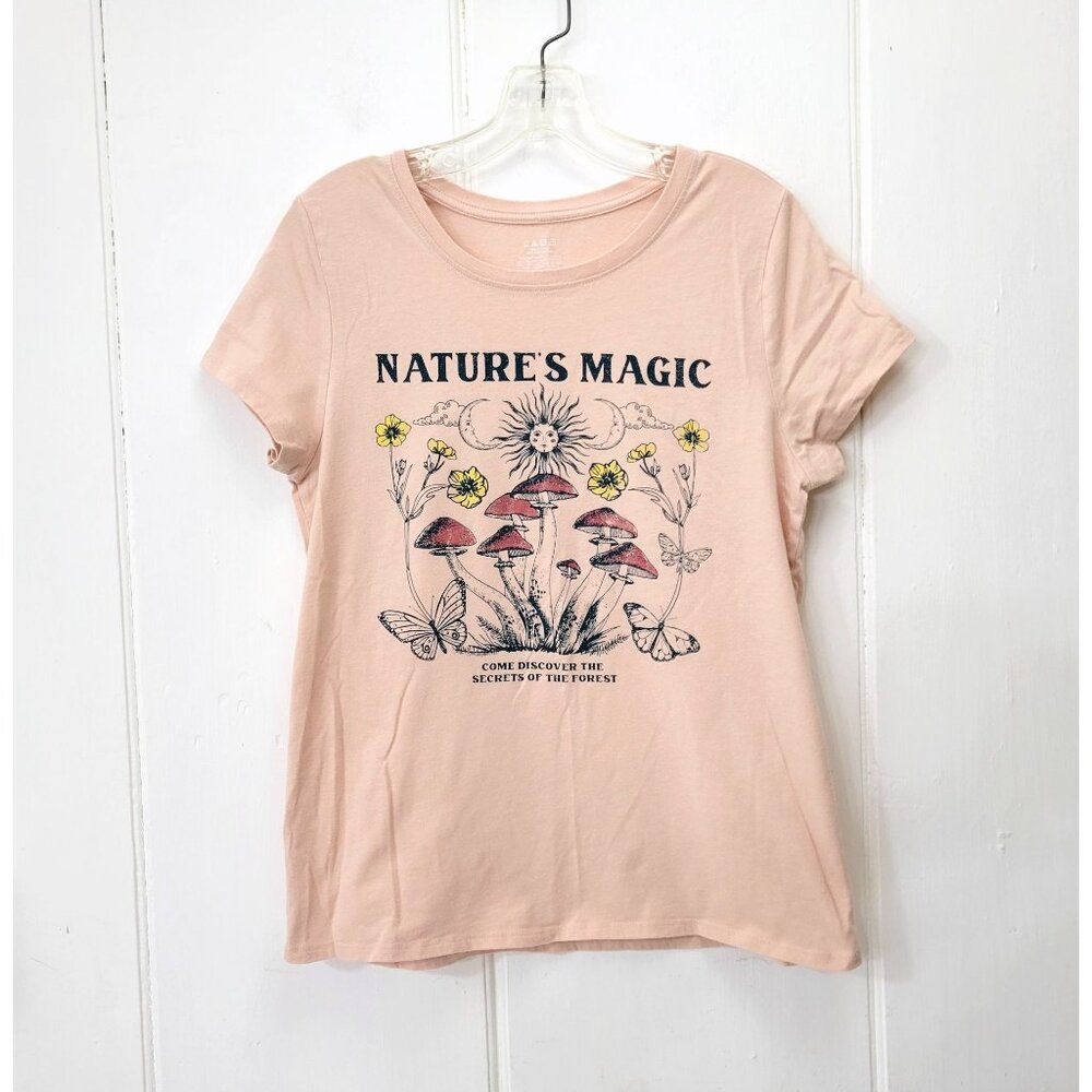 Nature's Magic Graphic T Shirt Women's Medium